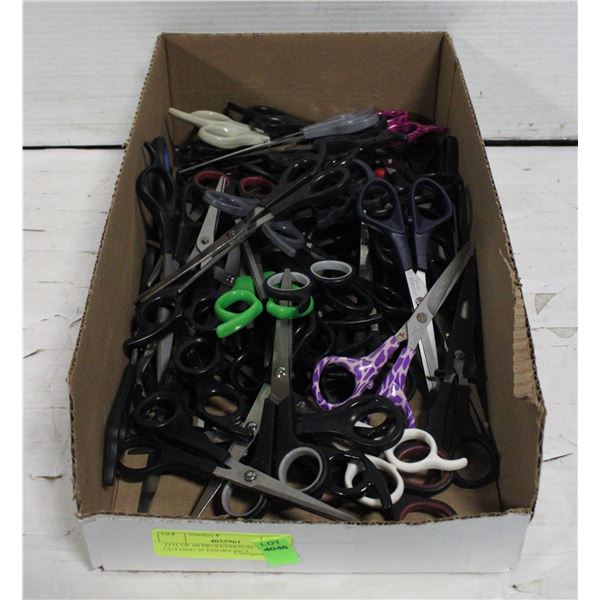 LOT OF 60 PROFESSIONAL HAIR CUTTING SCISSORS INCL