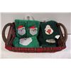 Image 1 : 2 CHRISTMAS TOWEL SETS