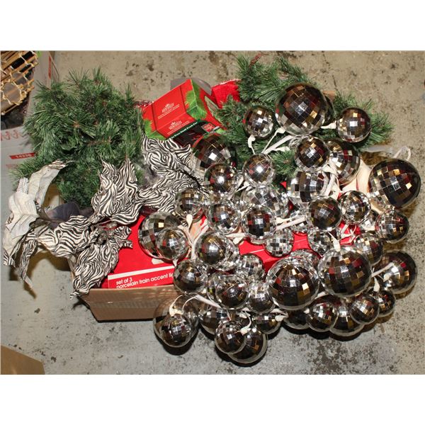 LOT OF MISC CHRISTMAS DECORATIONS