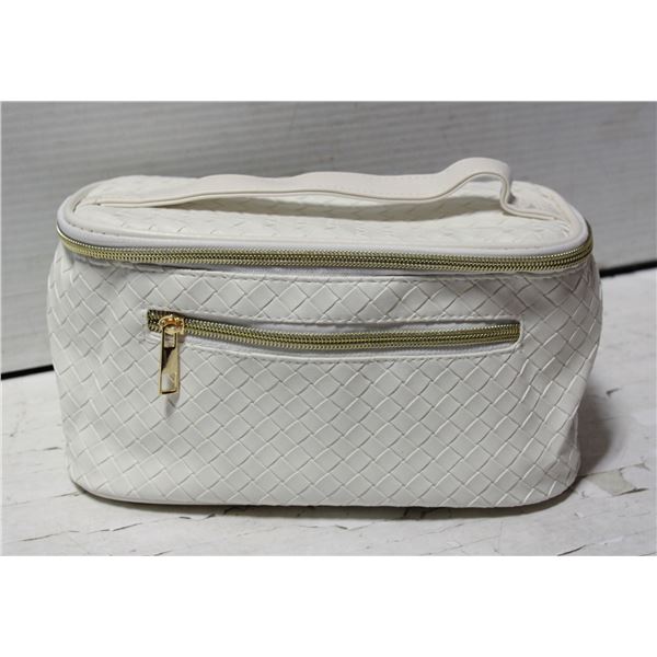BRAND NEW WHITE CHECKERED MAKEUP BAG