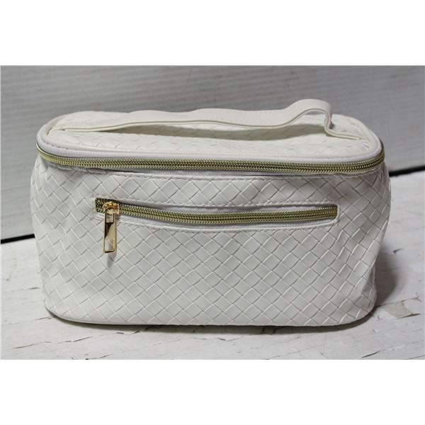 BRAND NEW WHITE CHECKERED MAKEUP BAG