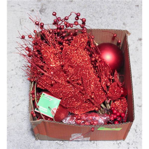 APROX 20 PCS RED DECORATIONS