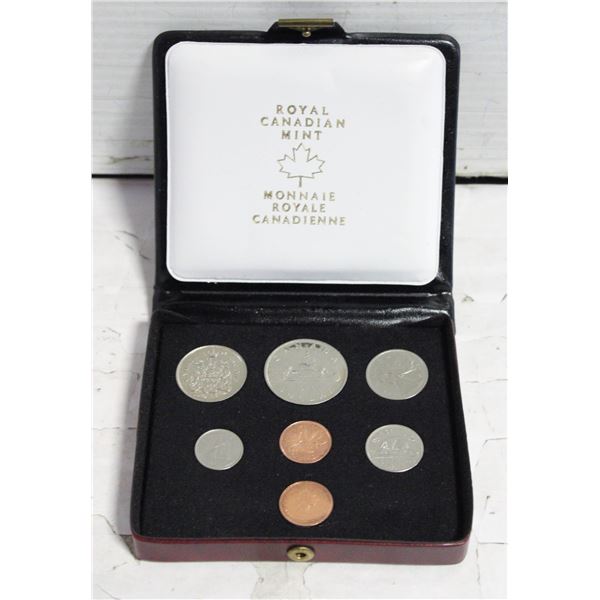 1976 COLLECTOR COINS IN CASE