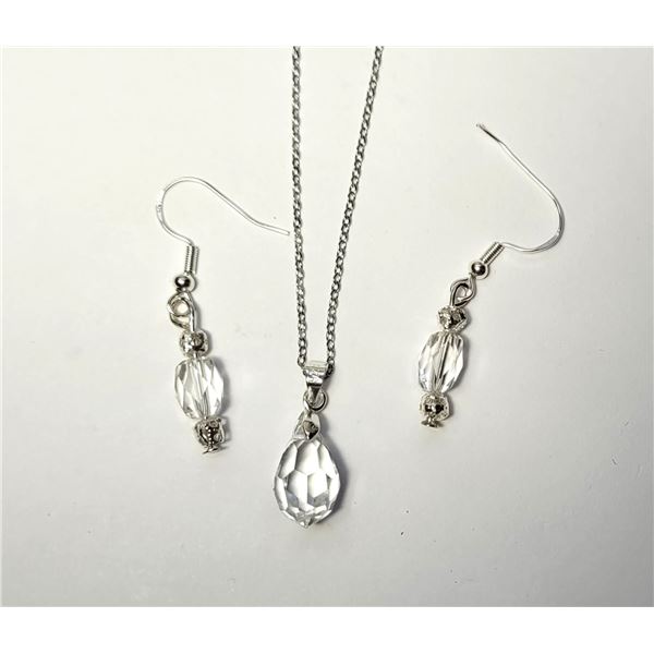 27) CHECKERBOARD CUT PEAR SHAPED CLEAR