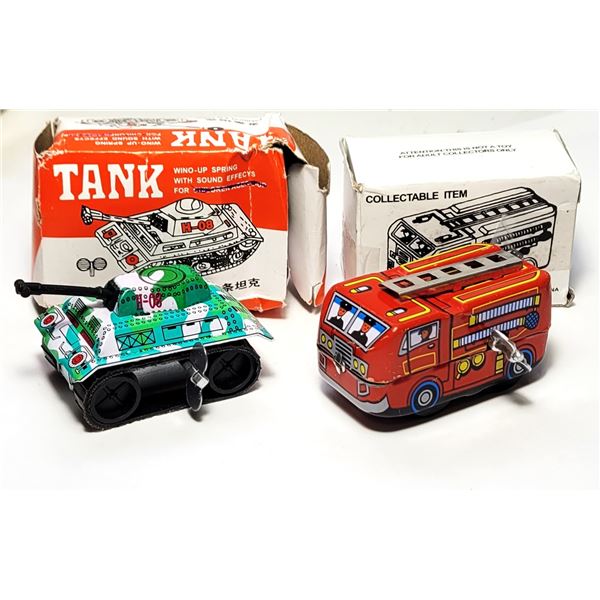 15) LOT OF 2 VINTAGE WIND-UP TIN TOYS IN GOOD