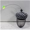 Image 1 : WINTER ACORN BIRD FEEDER