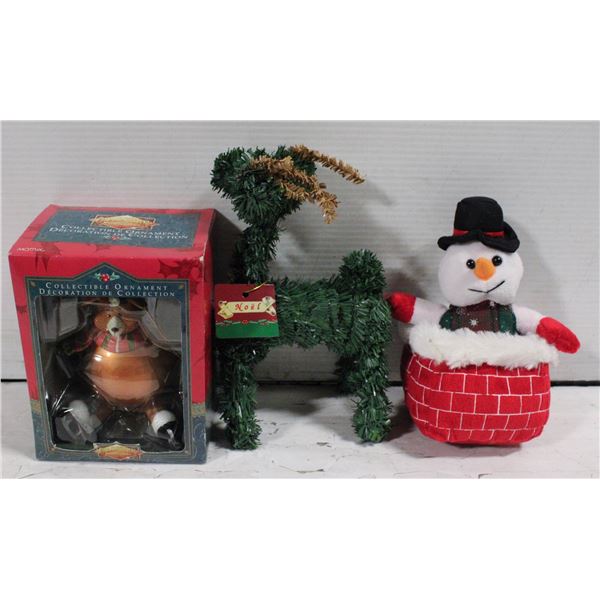 3 CHRISTMAS DECOR ITEMS