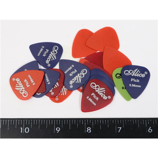 NEW 20PC GUITAR PICK SET