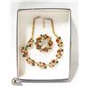Image 1 : VINTAGE NECKLACE WITH MATCHING BROOCH