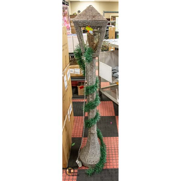 GOLD XMAS LAMP POST WITH LIGHTS 5FT