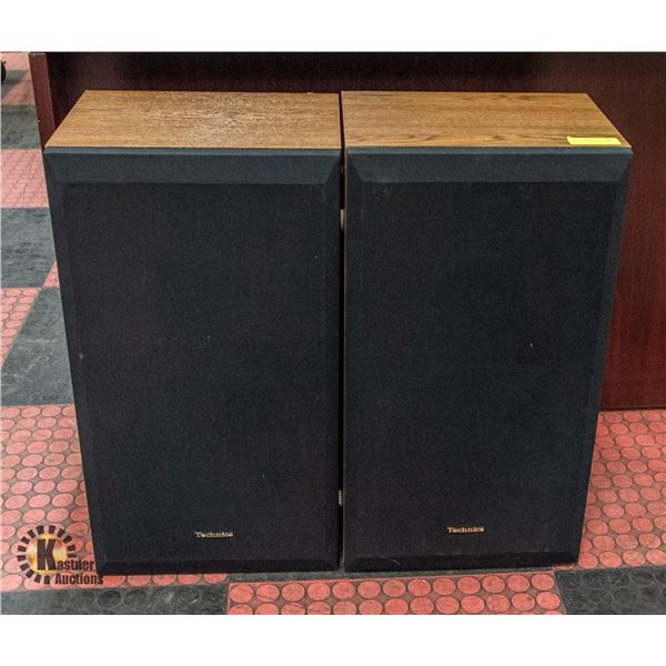 VINTAGE TECHNICS 3 WAY SPEAKERS 8 OHMS