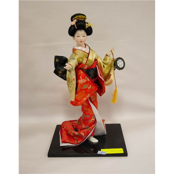 12" GEISHA PORCELAIN FIGURINE