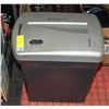 Image 1 : FELLOWES PAPER SHREDDER