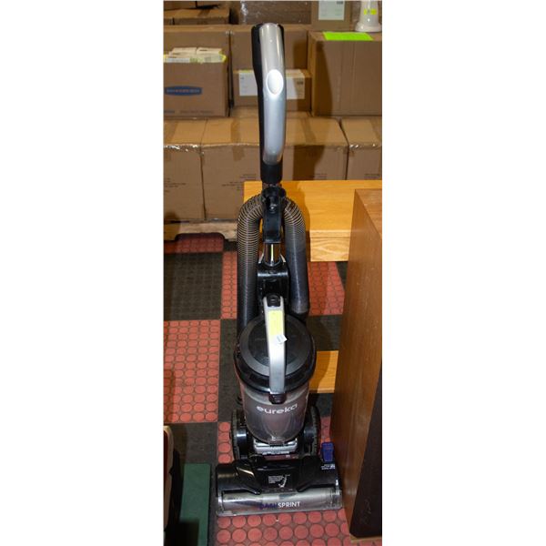 EUREKA DASHSRINT UPRIGHT VACUUM CLEANER