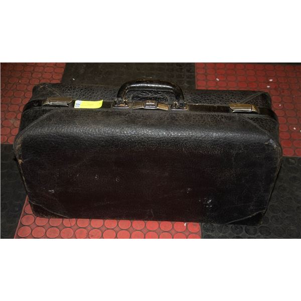 ANTIQUE SUITCASE