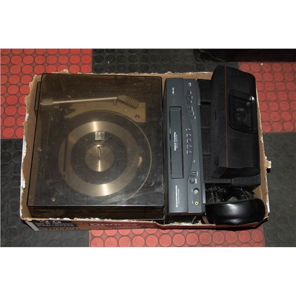 TRAY OF VINTAGE ELECTRONICS