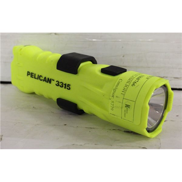 PELICAN 3315 FLASHLIGHT