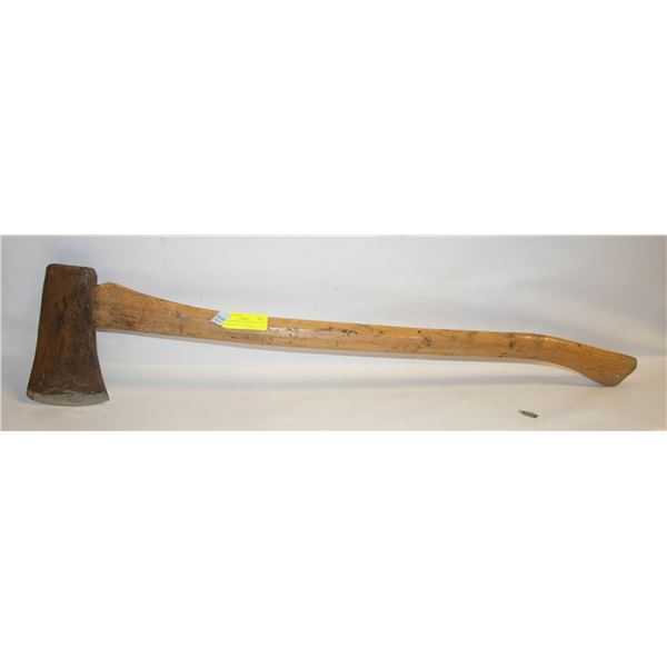 ANTIQUE/VINTAGE HATCHET AXE WOOD CHOPPING TOOL