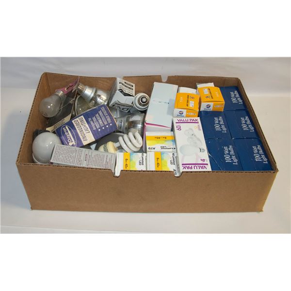 TRAY OF ASSORTED LIGHT BULBS