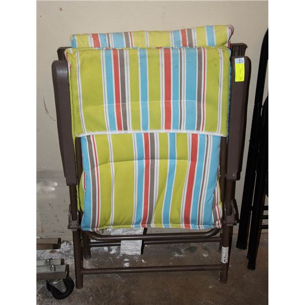 2 OUTDOOR/INDOOR FOLDING CHAIRS WITH CUSHIONS