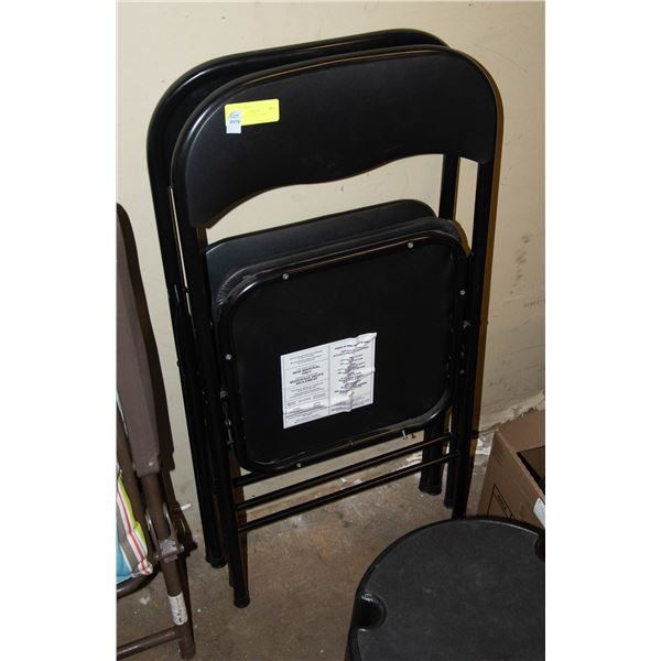 SET OF 2 FOLDABLE CHAIRS