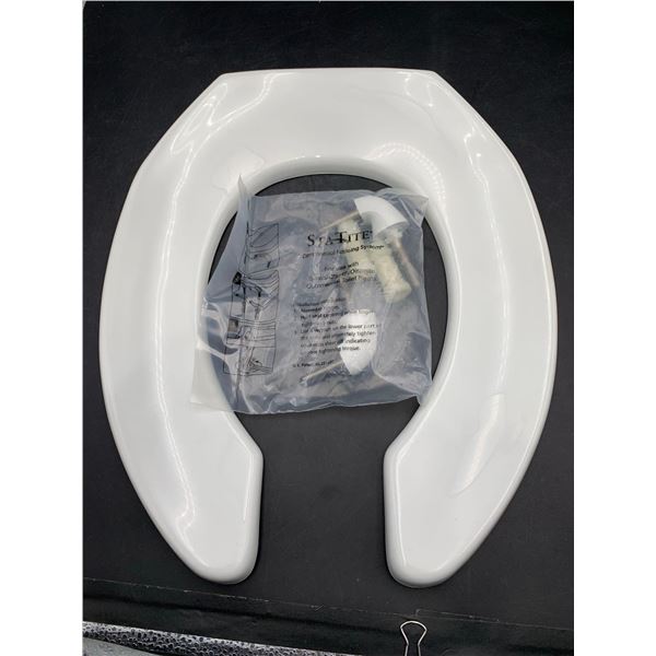 Bemis Plastic White Toilet Seat