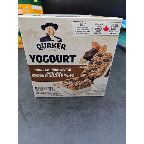 Quaker Yogourt Chocolate Chunk Almond Granola Bars (5 x 6)