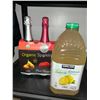 Image 1 : Organic Sparkling Juice and Kirkland Organic Lemonade 2.84L