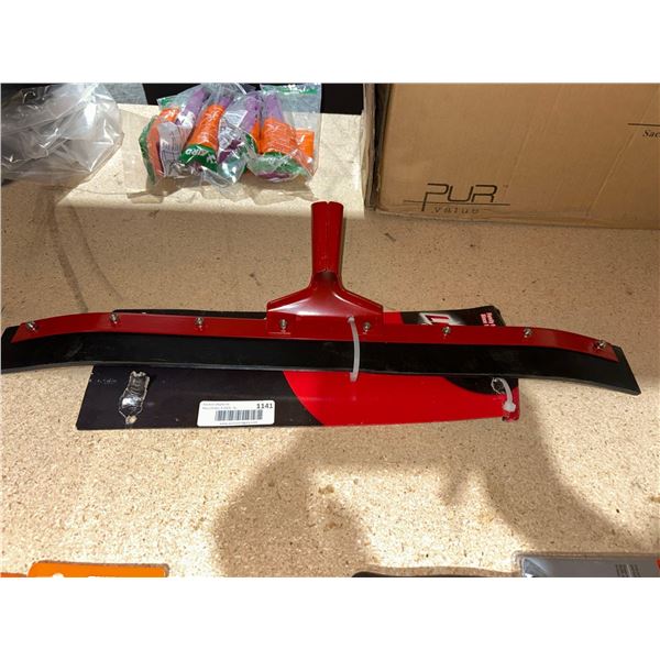 Libman Commercial Heavy Duty Curved Floor Squeegee