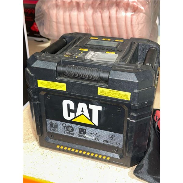 Cat 1200A 120PSI 200W Lithium Cube Jump Starter
