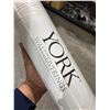 Image 1 : York Wall Coverings (20.8in x 32.9 ft)