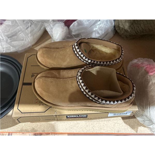 Kirkland Unisex Shearling Slippers Size Men's 7 / Ladies 8