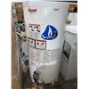 Image 2 : Giant 40 US Gallons 38 000 BTU White Gas Water Heater #UG40-9-38LF1-N2U