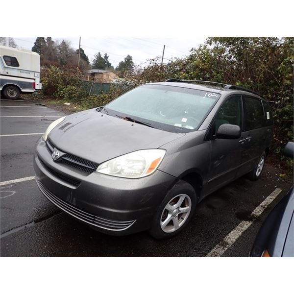 2004 Toyota Sienna