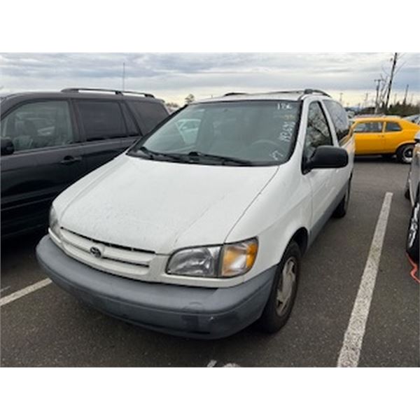 1999 Toyota Sienna