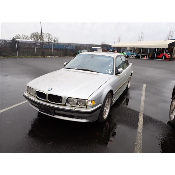 2001 BMW 740i