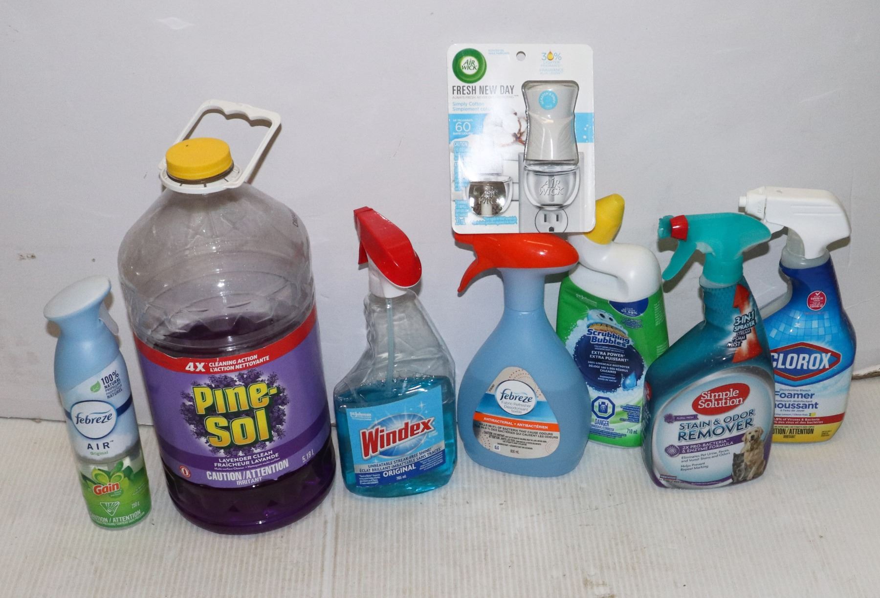 BOX OF PARTIALLY USED CLEANING SUPPLIES ETC