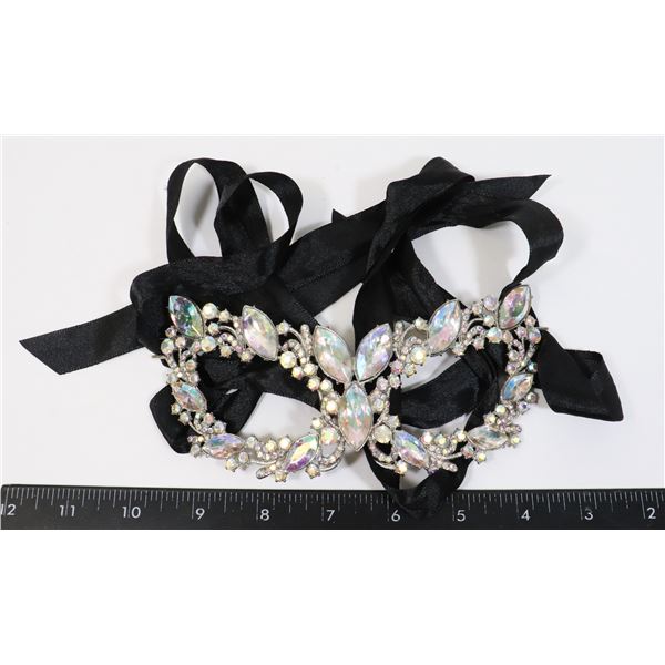 COSTUME GLITZY EYE MASK