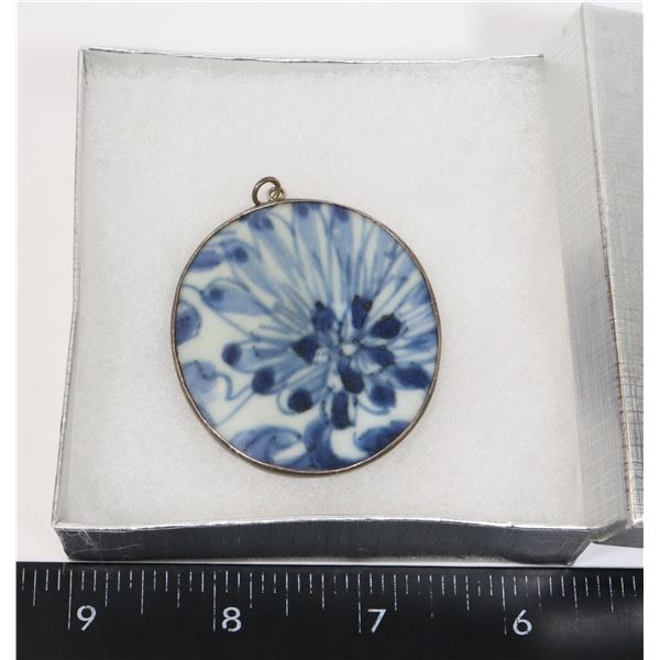 ANTIQUE SILVER ABD CHINESE PORCELAIN PENDANT