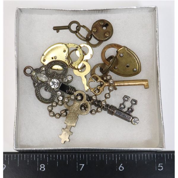 ESTATE LOT OF OLD LOCKS AND KEYS ETC.