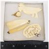 Image 1 : ESTATE LOT OF HAND CARVED BONE JEWELRY ITEMS