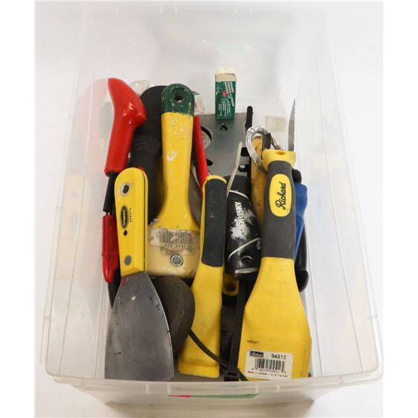 LARGE FLAT OF PUTTY KNIVES, SCRAPERS,