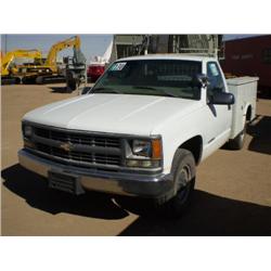 CHEVROLET CHEYENNE 3500 UTILITY TRUCK, s/n 1GBGC34R7WZ256712: