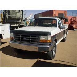 FORD F250XLT EXTENDED CAB UTILITY TRUCK, s/n 1FTHX25F2SKB38900: