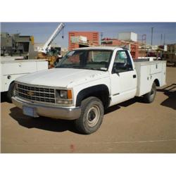 CHEVROLET CHEYENNE 2500 UTILITY TRUCK, s/n 1GBGC24K4ME172199: