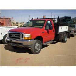 FORD F550 XLT SUPER DUTY 4 X 4 FLATBED TRUCK, s/n 1FDAF57FXXEE22294: