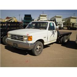 FORD F350 FLATBED TRUCK, s/n 1FDKF37H9KNA45198: