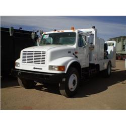 INTERNATIONAL 4700 S/A FUEL & LUBE TRUCK, s/n 1HTSDAANXYH2388807: