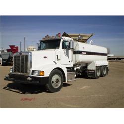 PETERBILT 377 4,000 GAL. T/A WATER TRUCK, s/n 1XPCDR9X1PD328390: