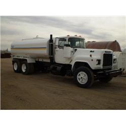 MACK R747S 4000 GALLON T/A WATER TRUCK, s/n 1M1N195Y6CA002579:
